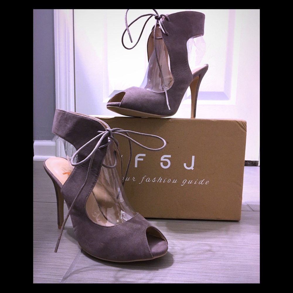 New F5J Grey Suede Strap Heels